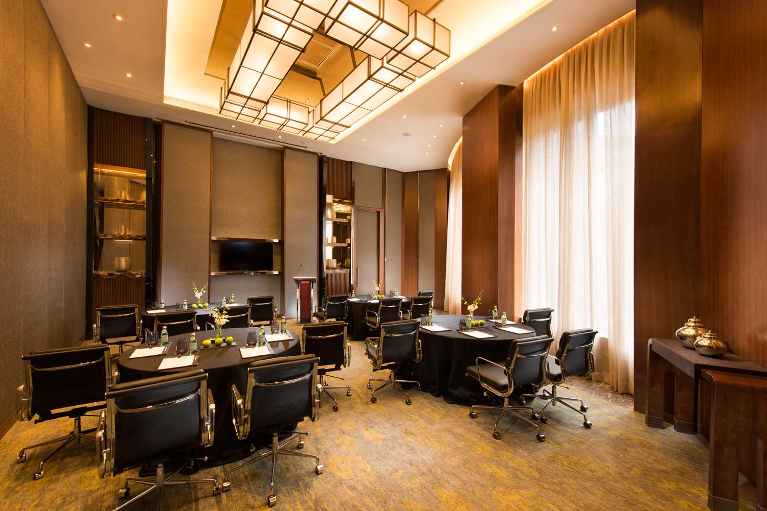 conrad pune by hilton