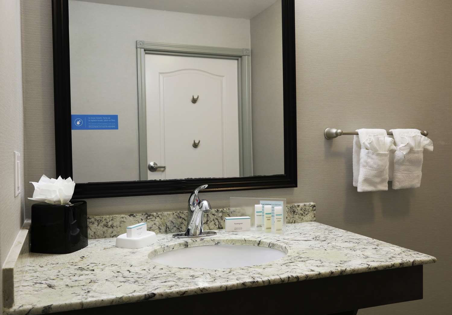 hampton inn and suites temecula