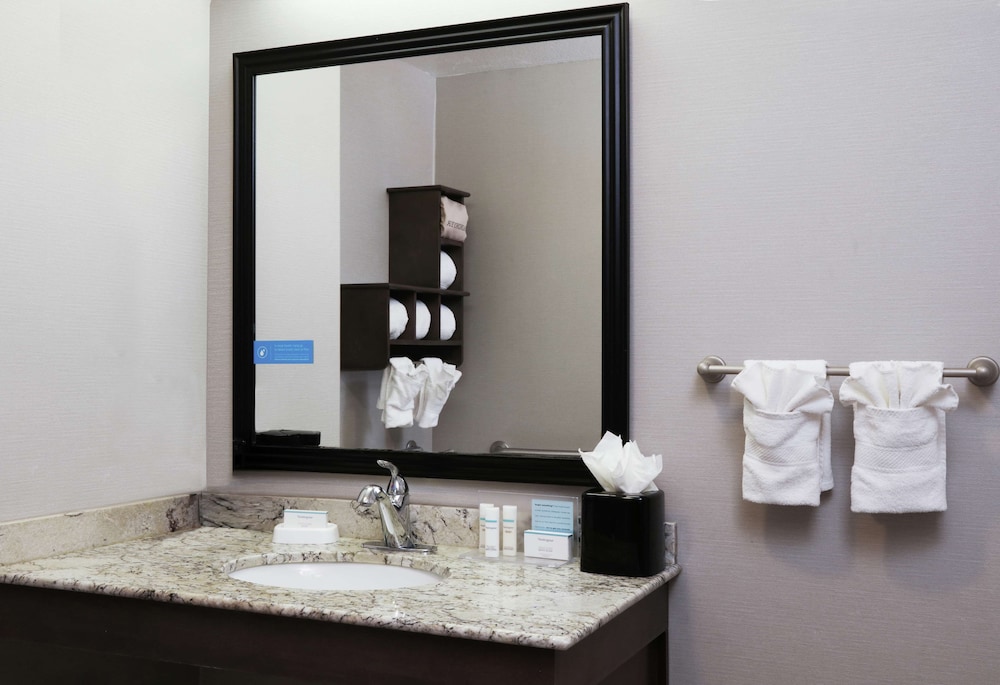 hampton inn and suites temecula