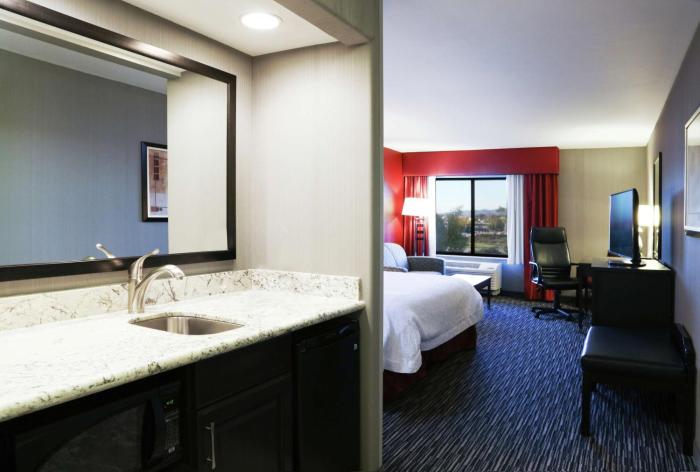 hampton inn and suites temecula