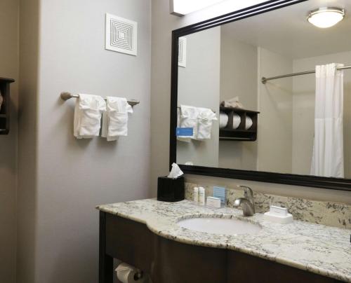 hampton inn and suites temecula