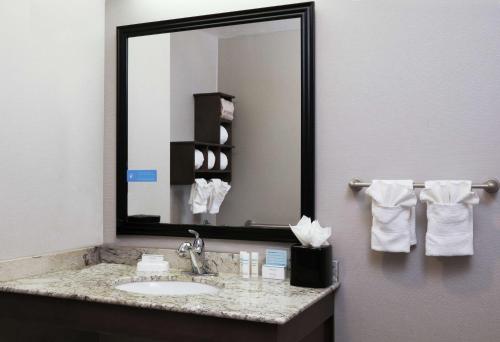 hampton inn and suites temecula