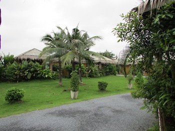 The Park Drive-Thru Check-In Resort,Khlong Luang>>Bangkok,3 star