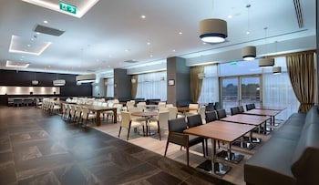 hampton by hilton kocaeli symbol