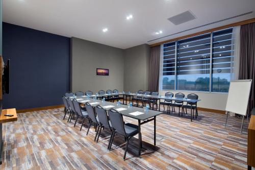 hampton by hilton kocaeli symbol