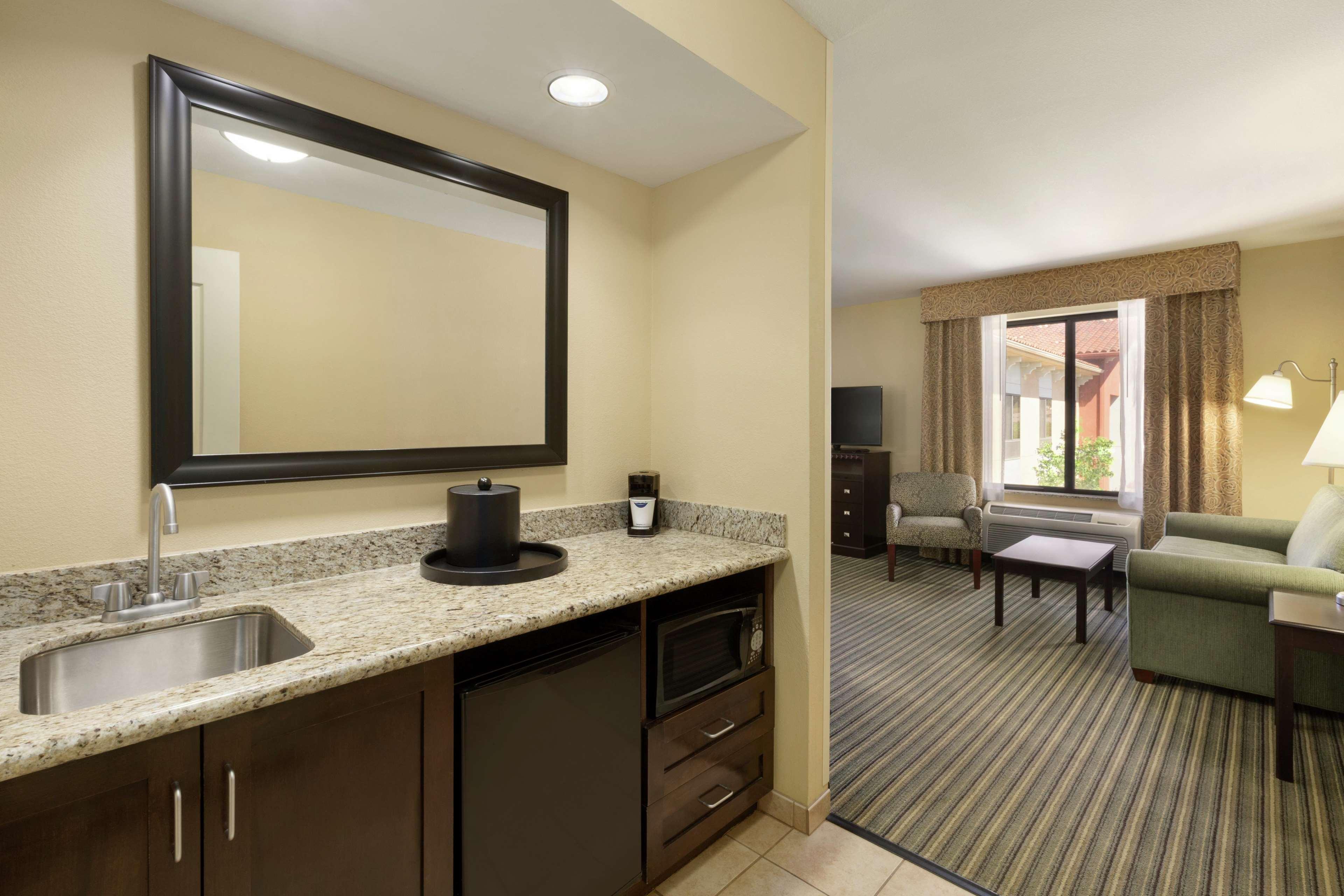 hampton inn and suites thousand oaks ca
