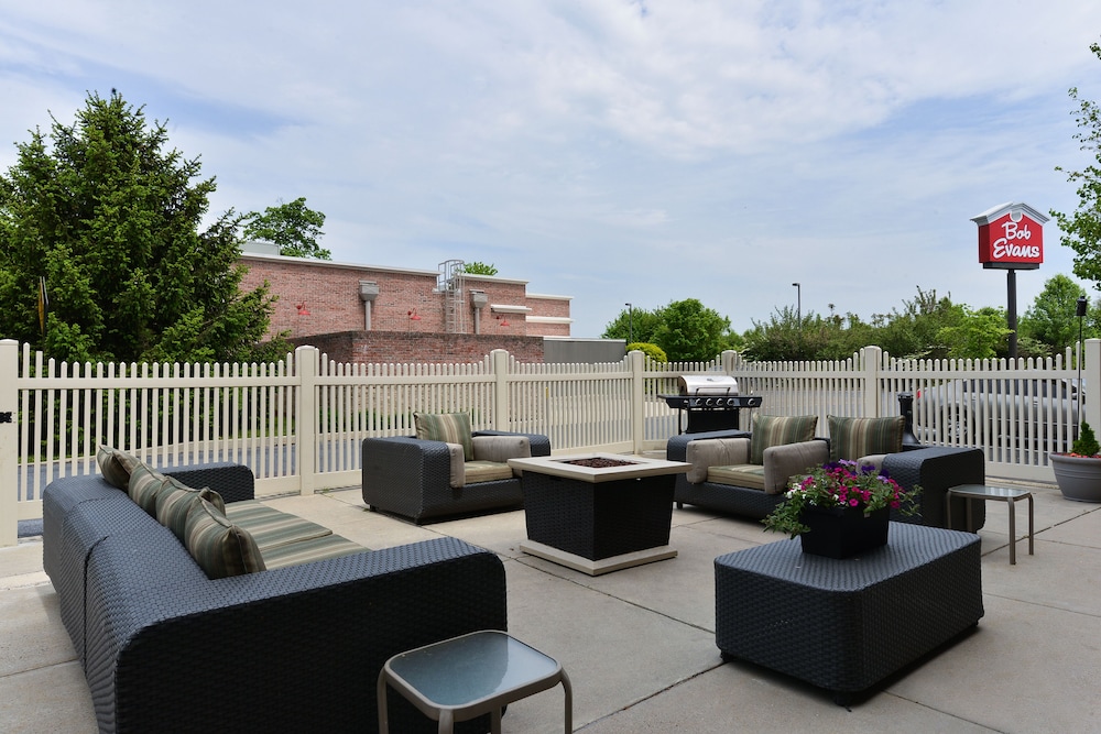 hampton inn and suites valley forge oaks