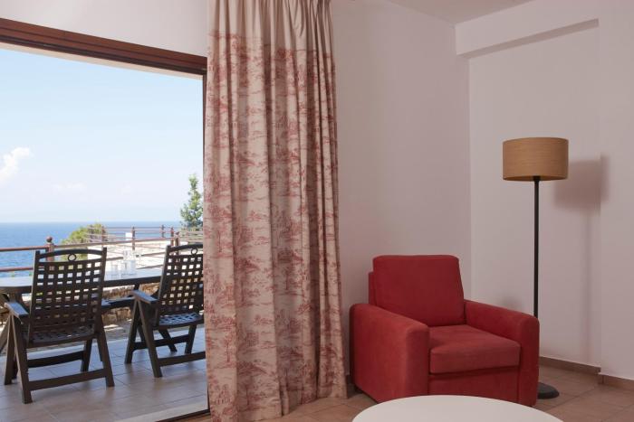 anassa mare villas and residences