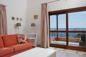 anassa mare villas and residences