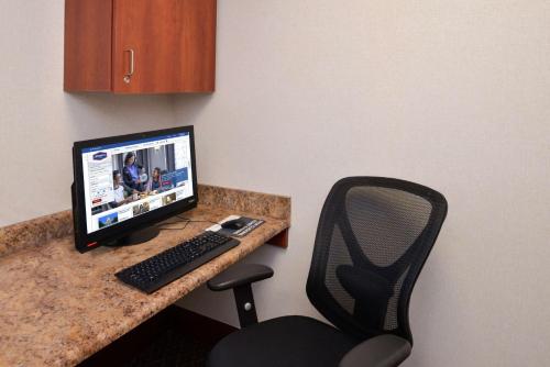 hampton inn and suites wilmington