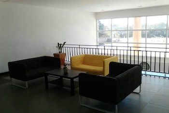 one fu hotel