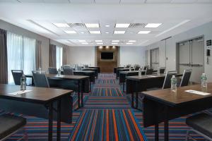 hampton inn and suites yonkers