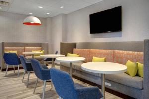hampton inn and suites yonkers