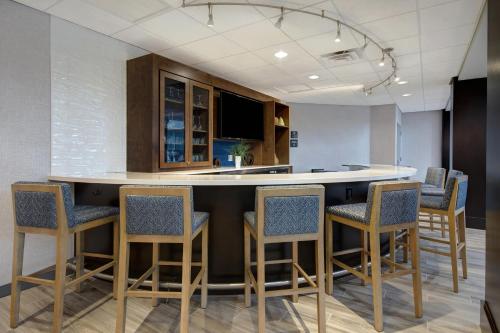 hampton inn and suites yonkers