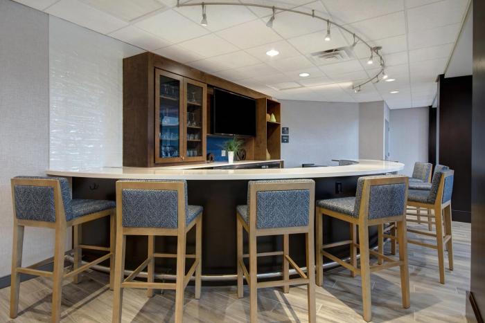 hampton inn and suites yonkers