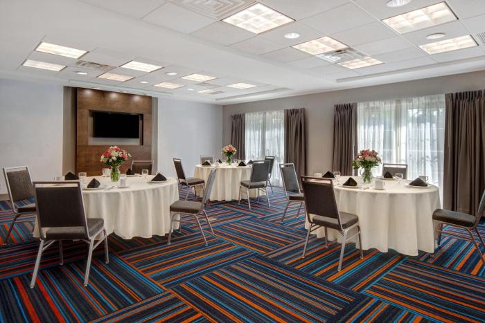 hampton inn and suites yonkers
