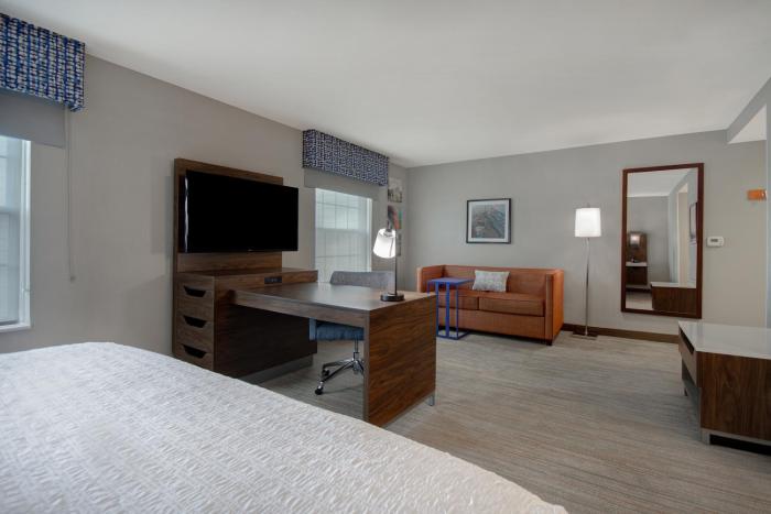 hampton inn and suites yonkers