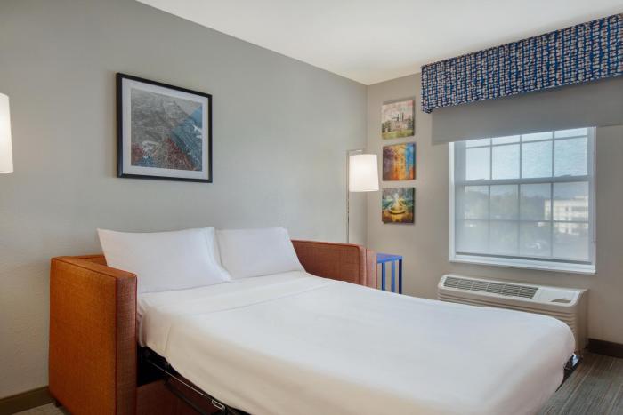 hampton inn and suites yonkers