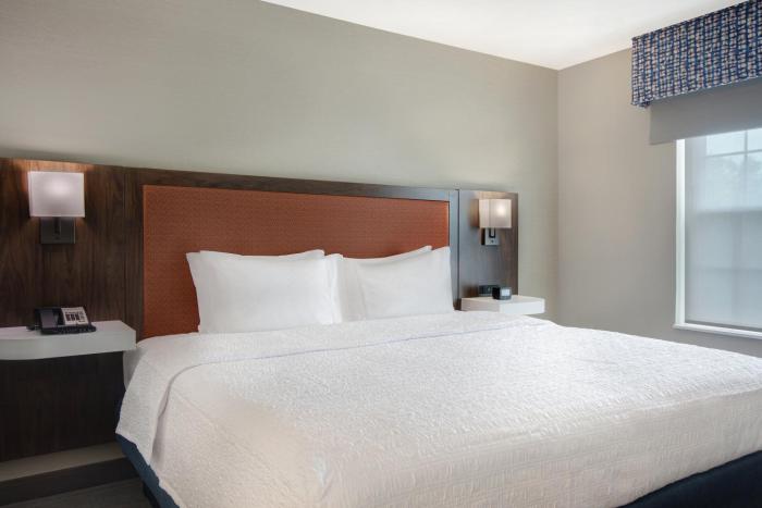 hampton inn and suites yonkers