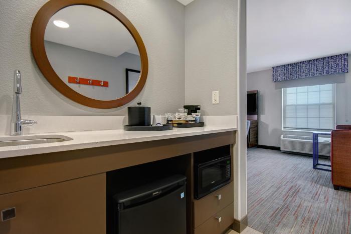 hampton inn and suites yonkers
