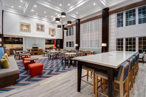 hampton inn and suites yonkers