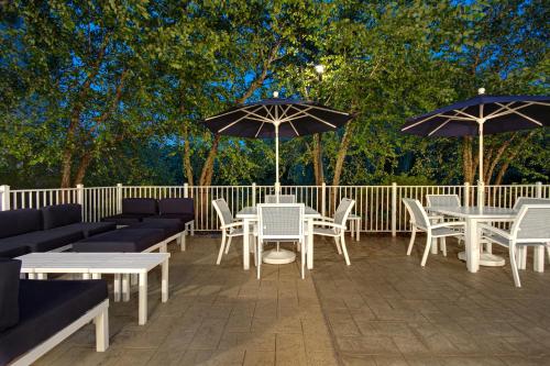hampton inn and suites yonkers