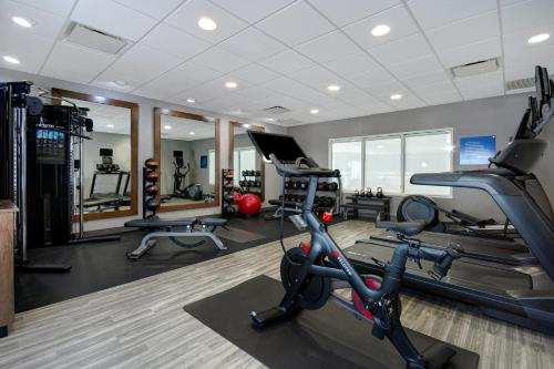 hampton inn and suites yonkers