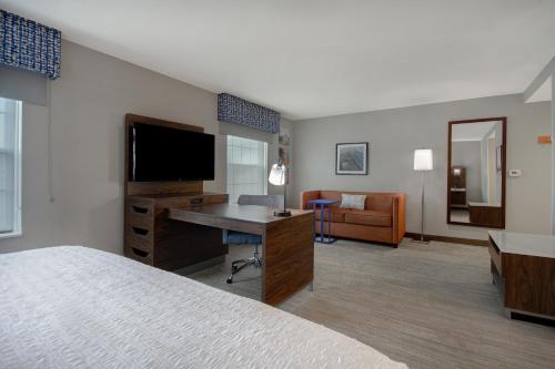 hampton inn and suites yonkers