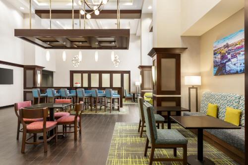 hampton inn and suites york south