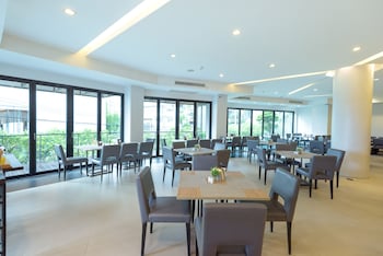 hotel j residence