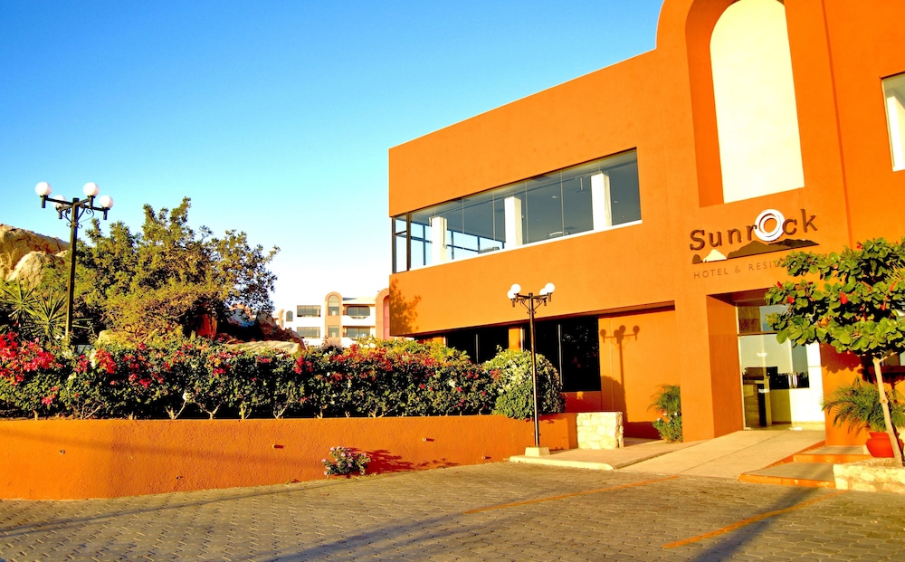 sunrock hotel and suites