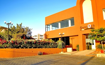 sunrock hotel and suites