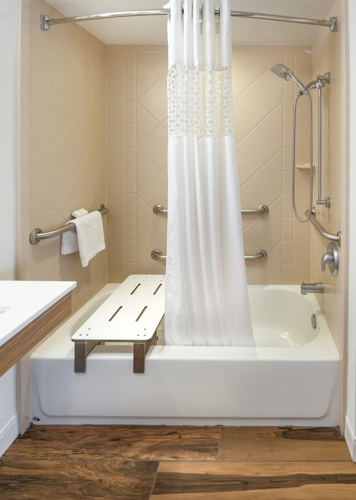 hampton inn doylestown