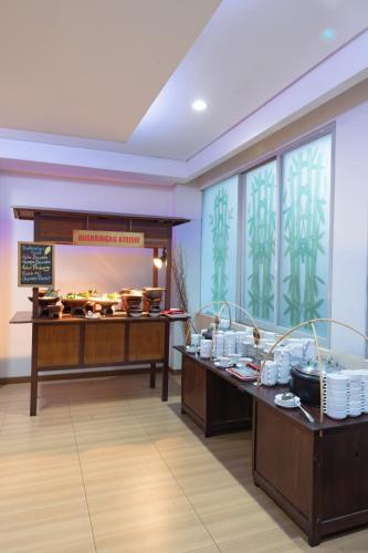 atrium premiere hotel