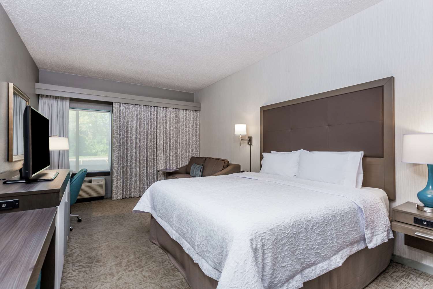 hampton inn milwaukee airport