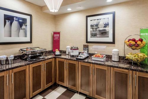 hampton inn milwaukee airport