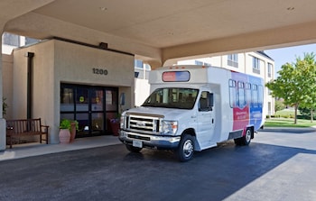 hampton inn milwaukee airport