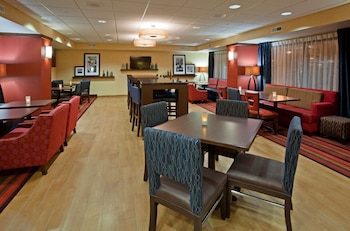 hampton inn milwaukee airport