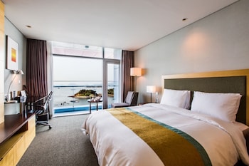 hidden bay hotel