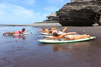 Hotel Los Mangos,Jucuaran>>El Cuco,3 star