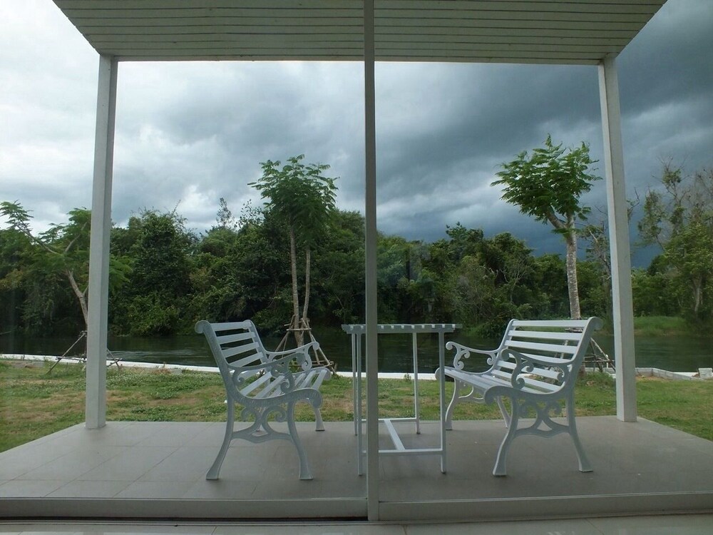 worawee resort and spa