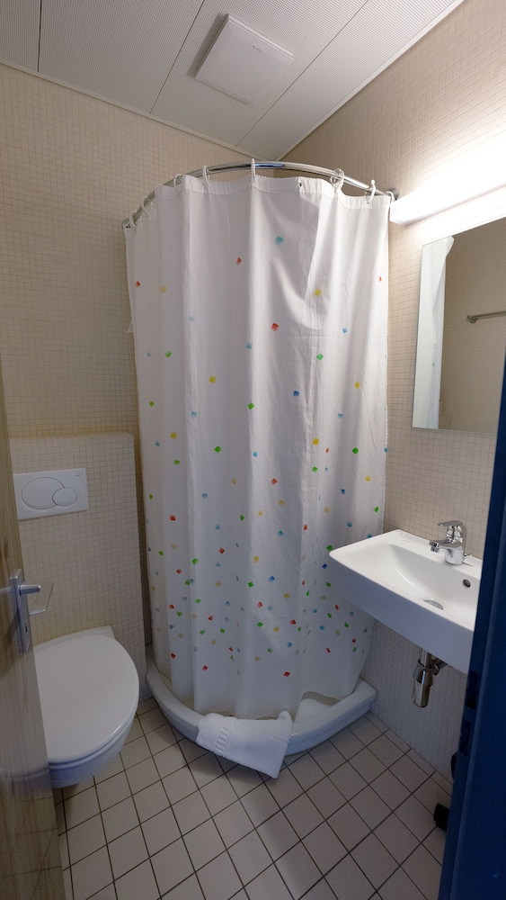 youth hostel locarno