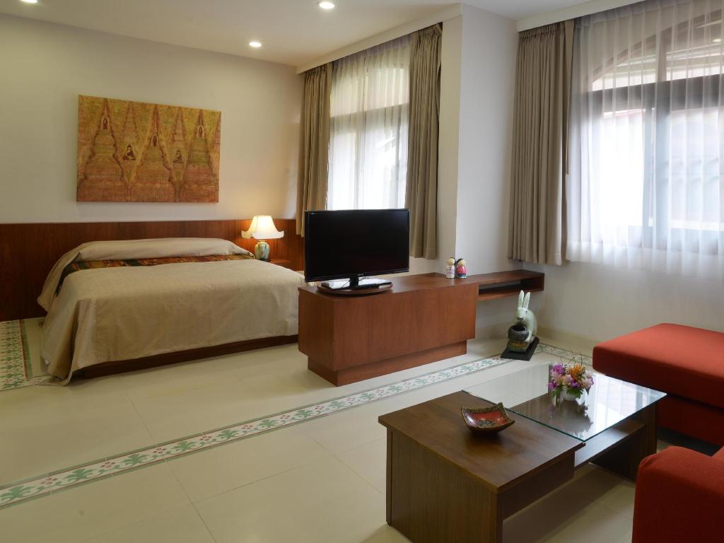 the golden wells residence