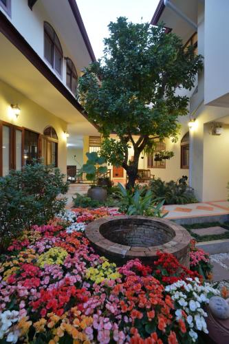 the golden wells residence