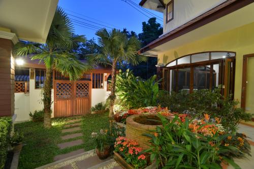 the golden wells residence