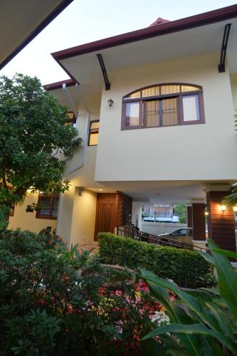 the golden wells residence