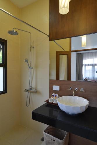 the golden wells residence