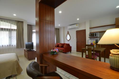 the golden wells residence