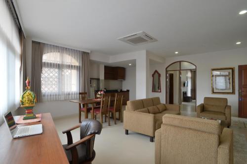 the golden wells residence