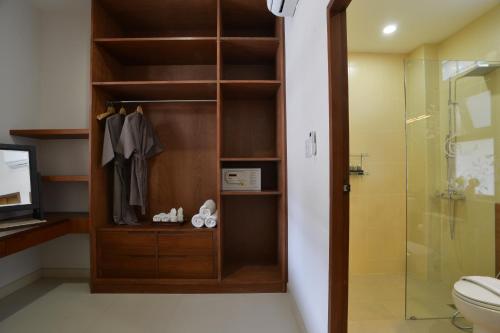 the golden wells residence